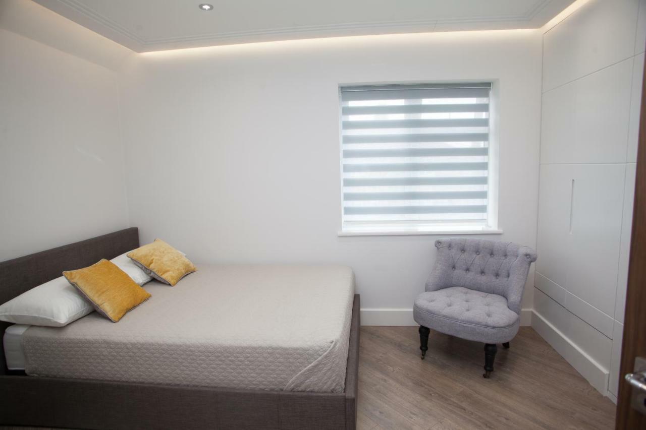 Goldbeaters House Hotel Edgware Bagian luar foto