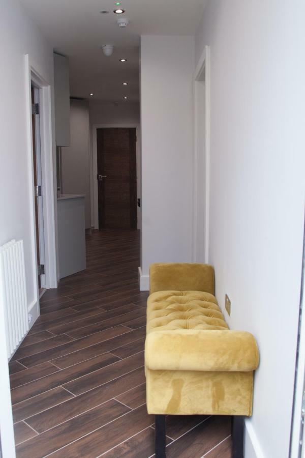Goldbeaters House Hotel Edgware Bagian luar foto