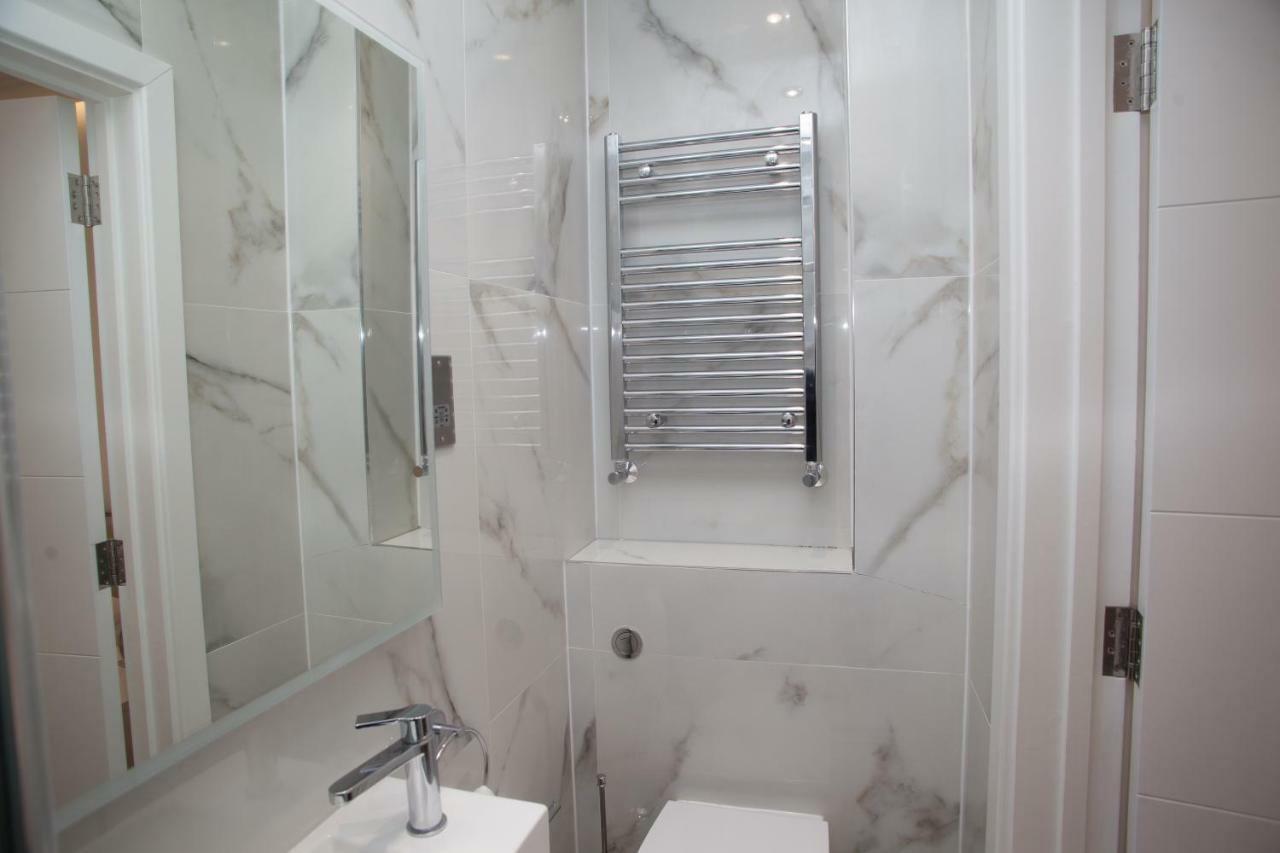 Goldbeaters House Hotel Edgware Bagian luar foto