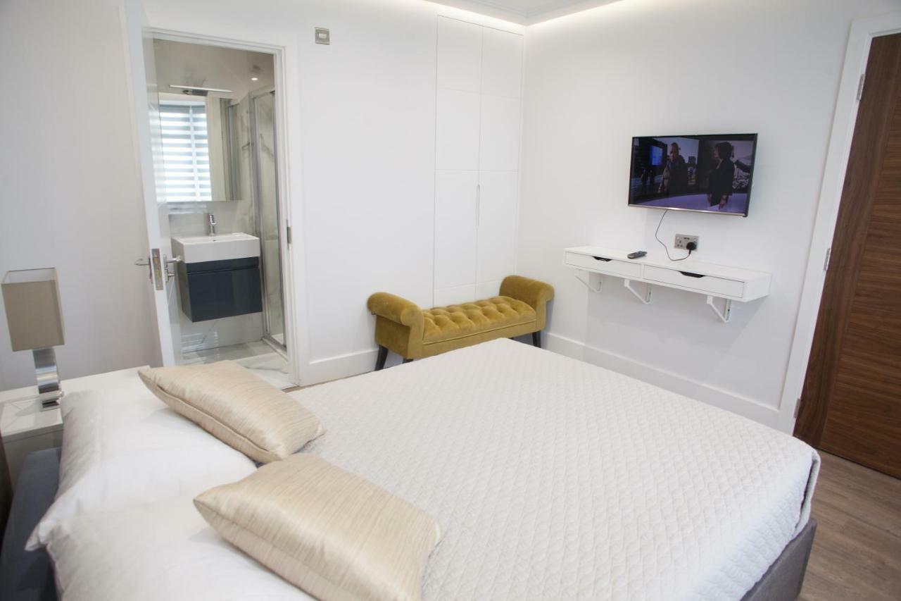 Goldbeaters House Hotel Edgware Bagian luar foto