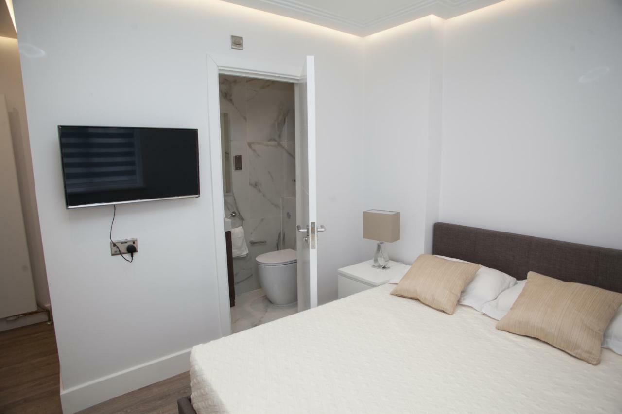 Goldbeaters House Hotel Edgware Bagian luar foto